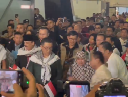 Relawan Gaza Disambut Tangis Haru di Soetta