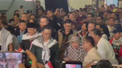 Relawan Gaza Disambut Tangis Haru di Soetta