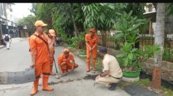 Sebanyak 25 Petugas Gabungan Melakukan Pembongkaran Speedbump Rusak