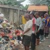Camat Cengkareng : Akan Angkut Gunungan Sampah Yang Menutup Akses Jalan DenganTuntas
